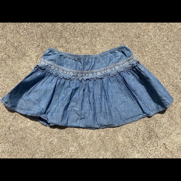 Flowy Skirt, stretch waist + embroidered detail - Picture 2 of 3